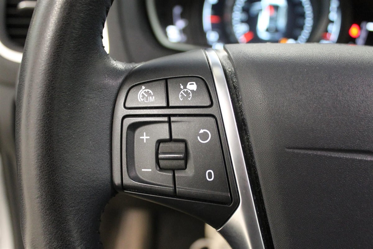 Volvo V40 T3 152 Momentum aut. billede 9
