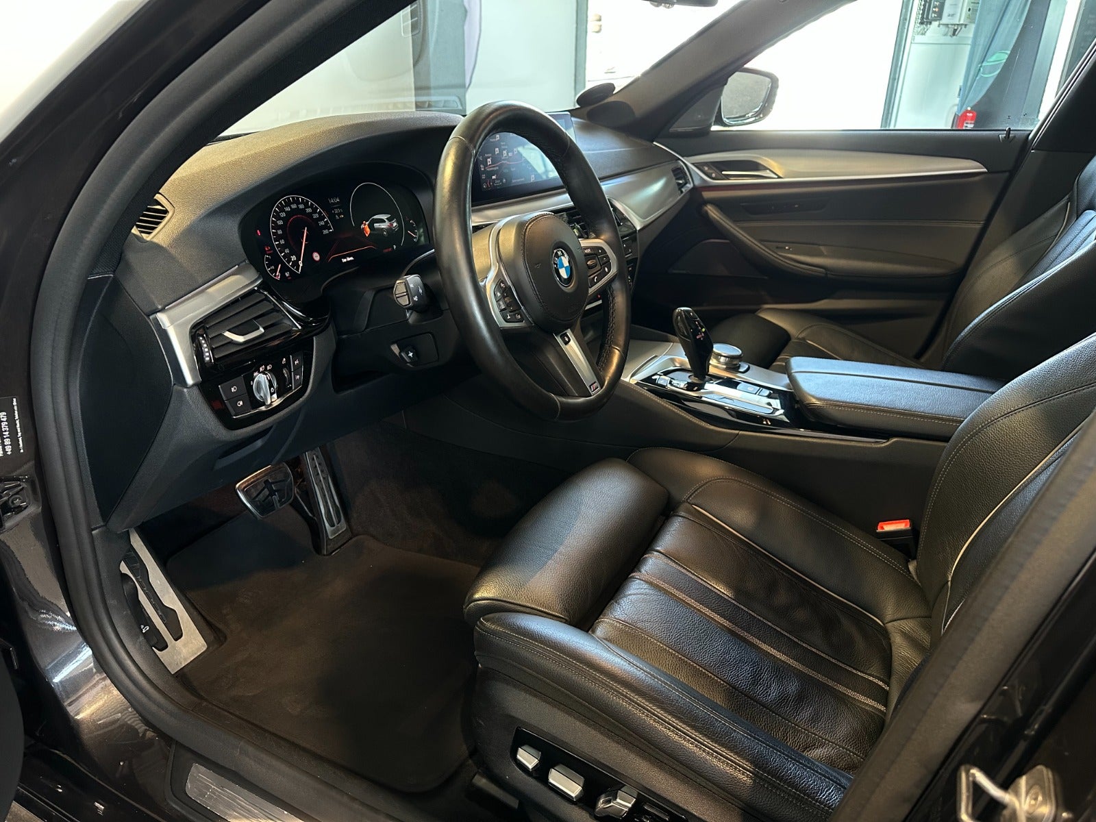 BMW 530d 3,0 Touring M-Sport aut. 5d - 7