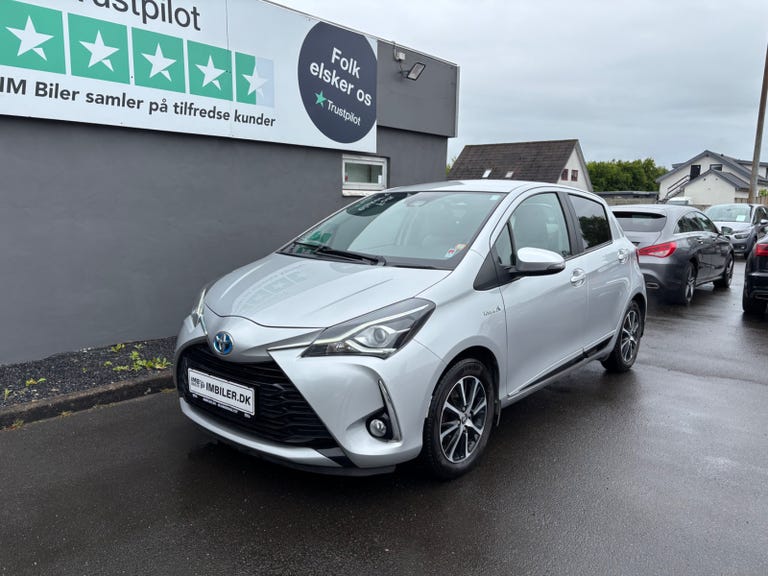 Toyota Yaris Hybrid CHIC e-CVT