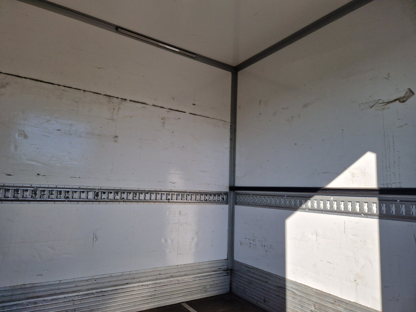 Billede af Iveco Daily 2,3 35S14 Alukasse m/lift
