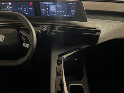 Peugeot e-5008 Allure Van