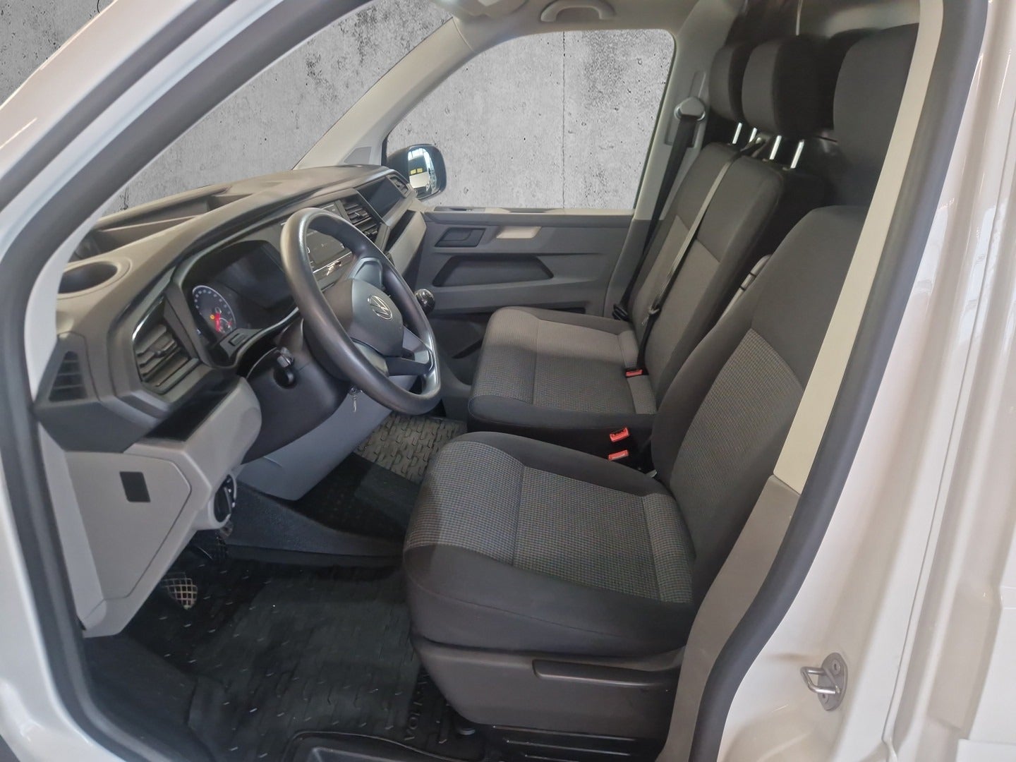 Billede af VW Transporter 2,0 TDi 110 Kassevogn lang