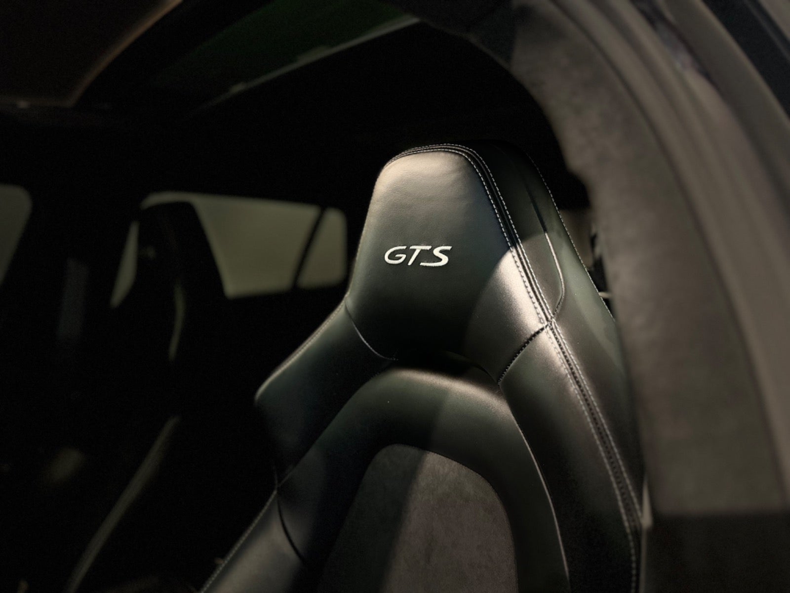 Porsche – Panamera GTS