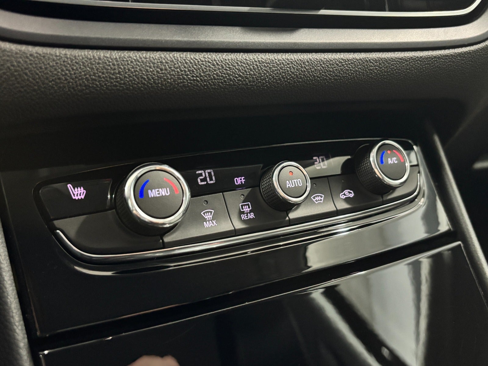 Billede af Opel Grandland 1,6 Hybrid Ultimate aut.