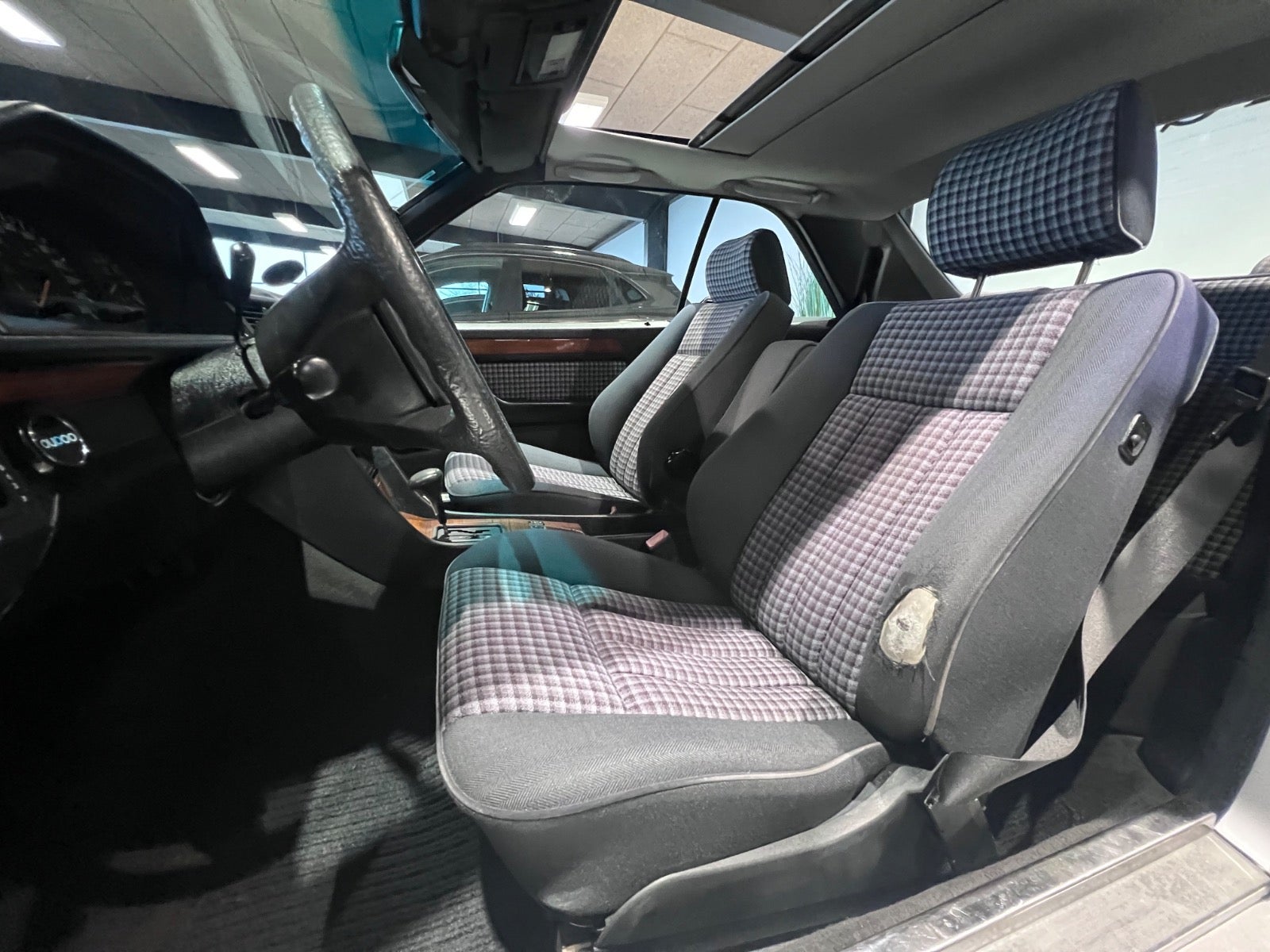 Billede af Mercedes 230 CE 2,3 Coupé aut.