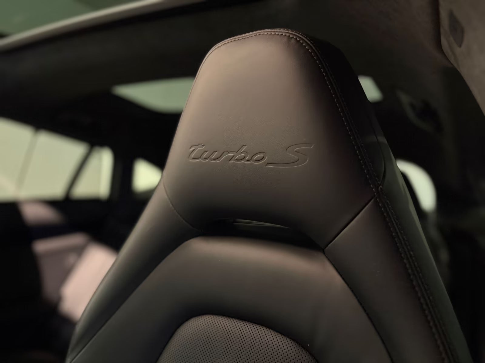 Porsche – Panamera Turbo S