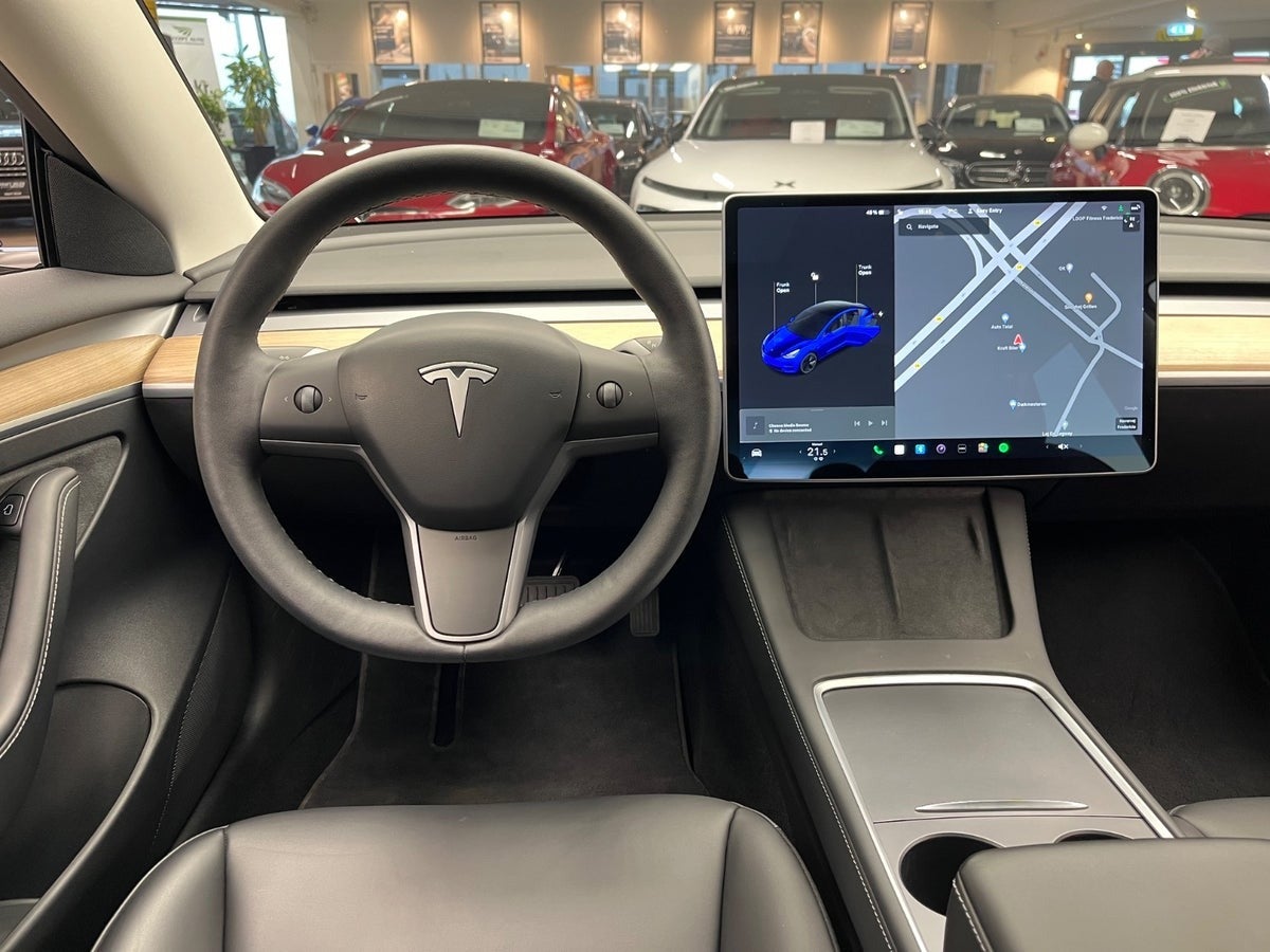 Billede af Tesla Model 3  Standard Range+ RWD