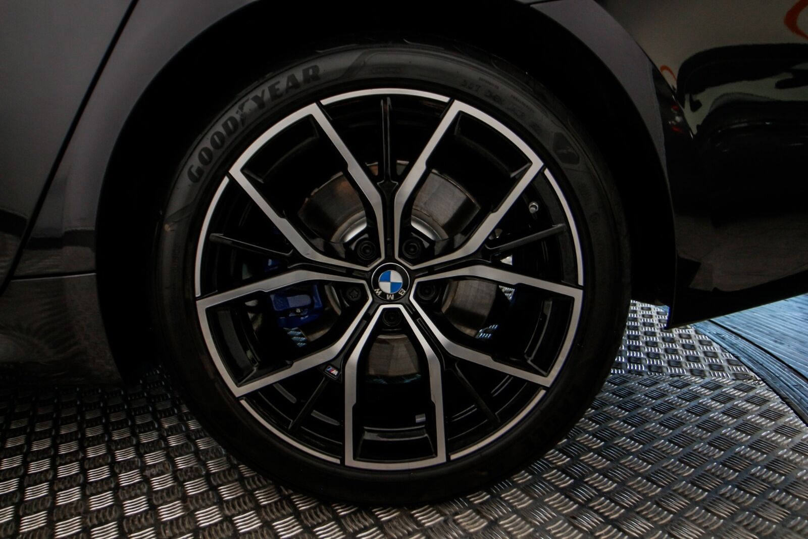 BMW 545e 2021