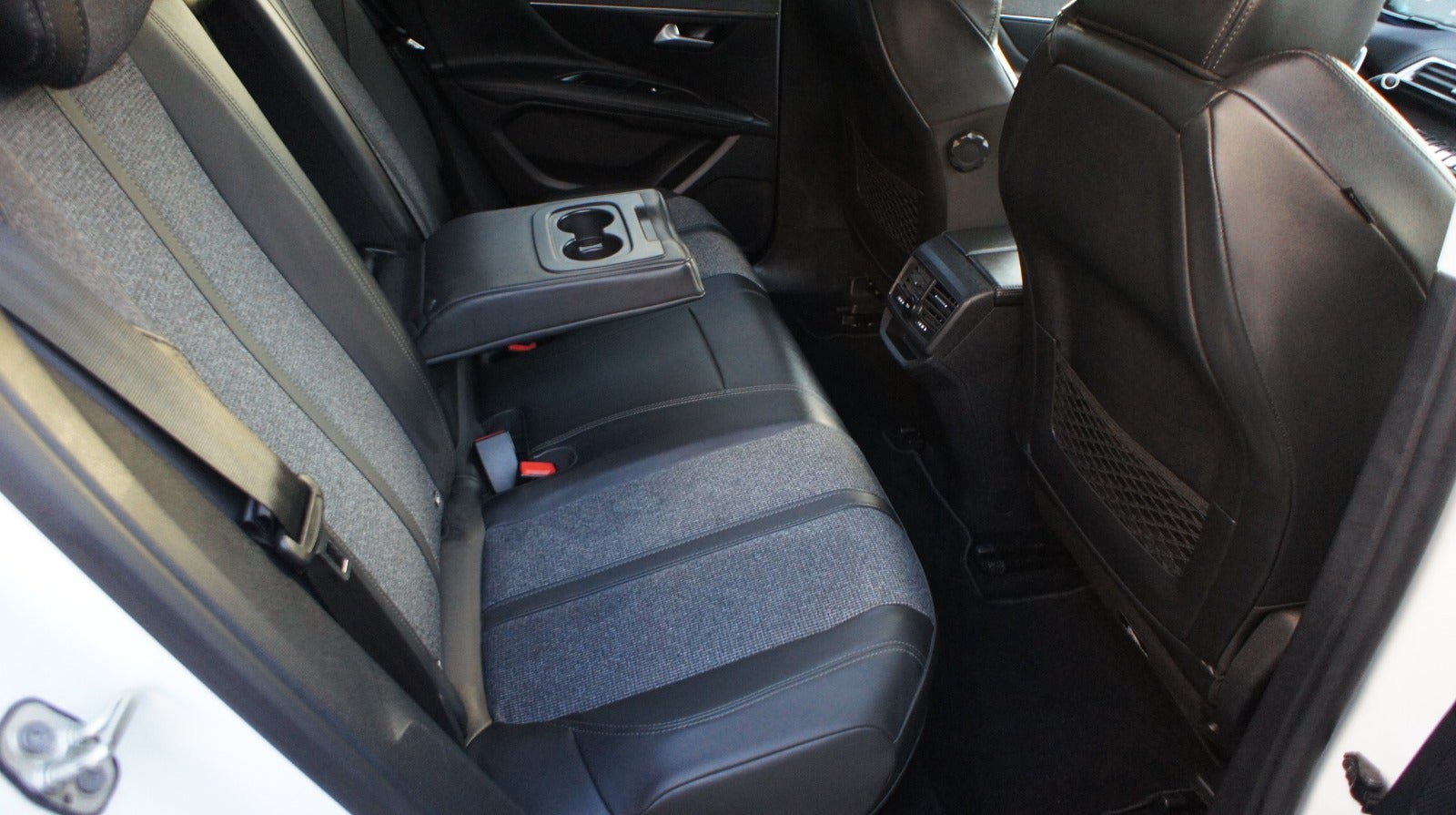 Peugeot 3008 Hybrid Allure LTD EAT8