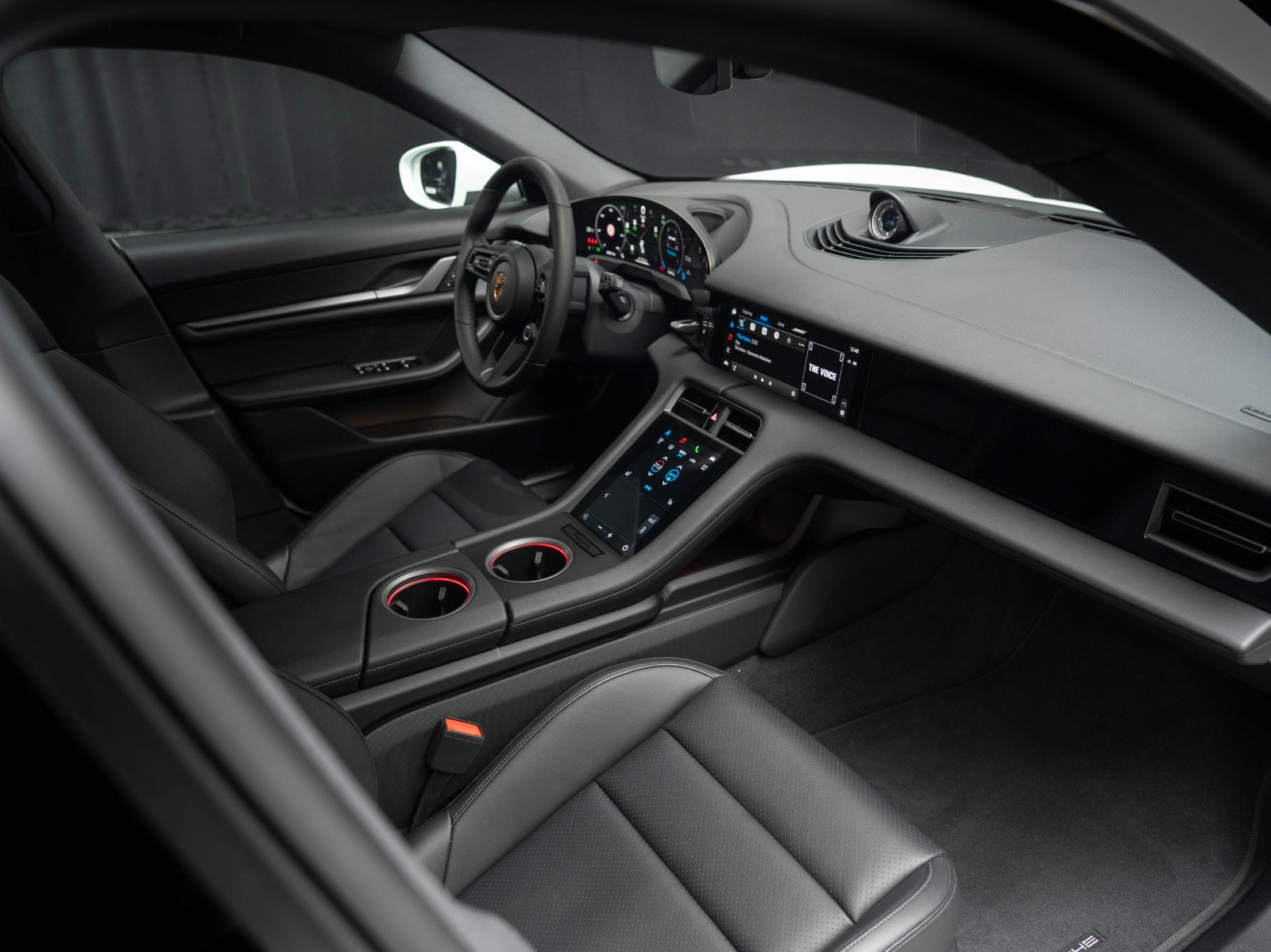 Gallery image 14 of 18