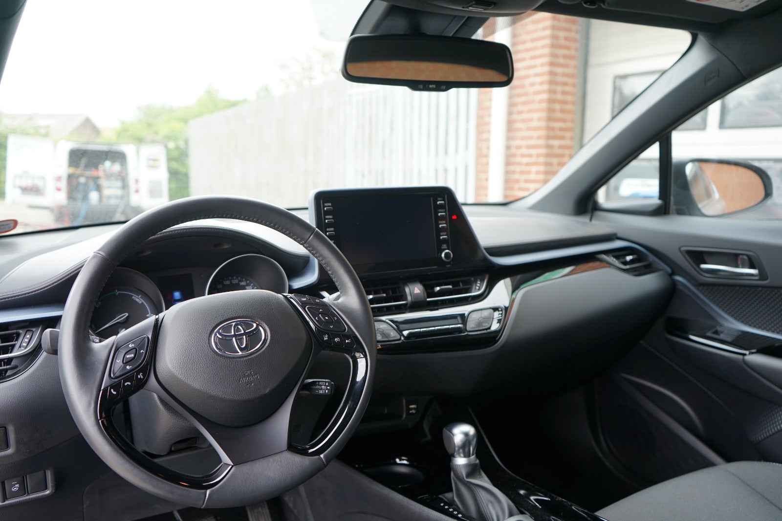 Billede af Toyota C-HR 1,8 Hybrid C-ENTER CVT Van