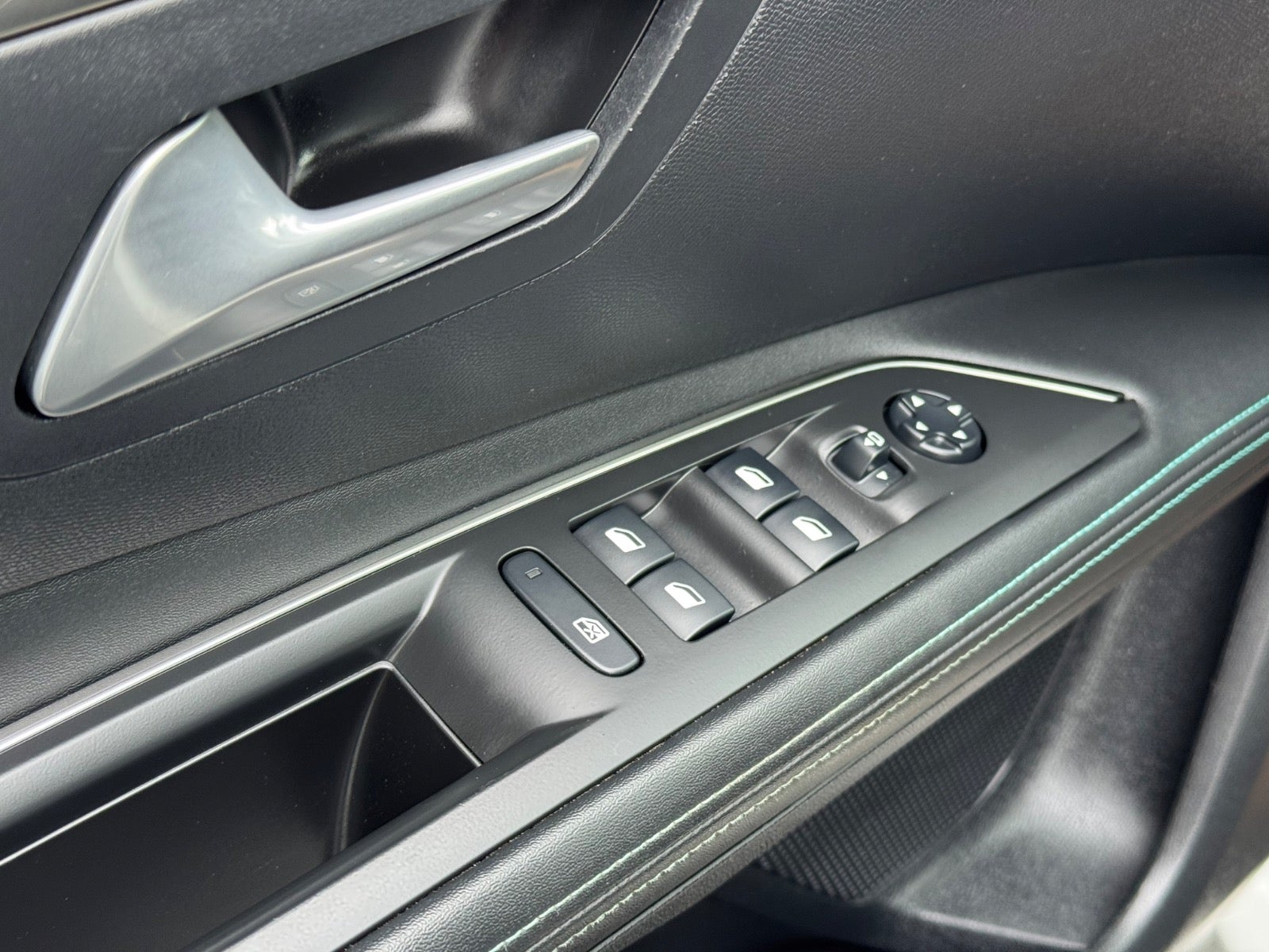 Billede af Peugeot 3008 1,6 Hybrid First Selection EAT8