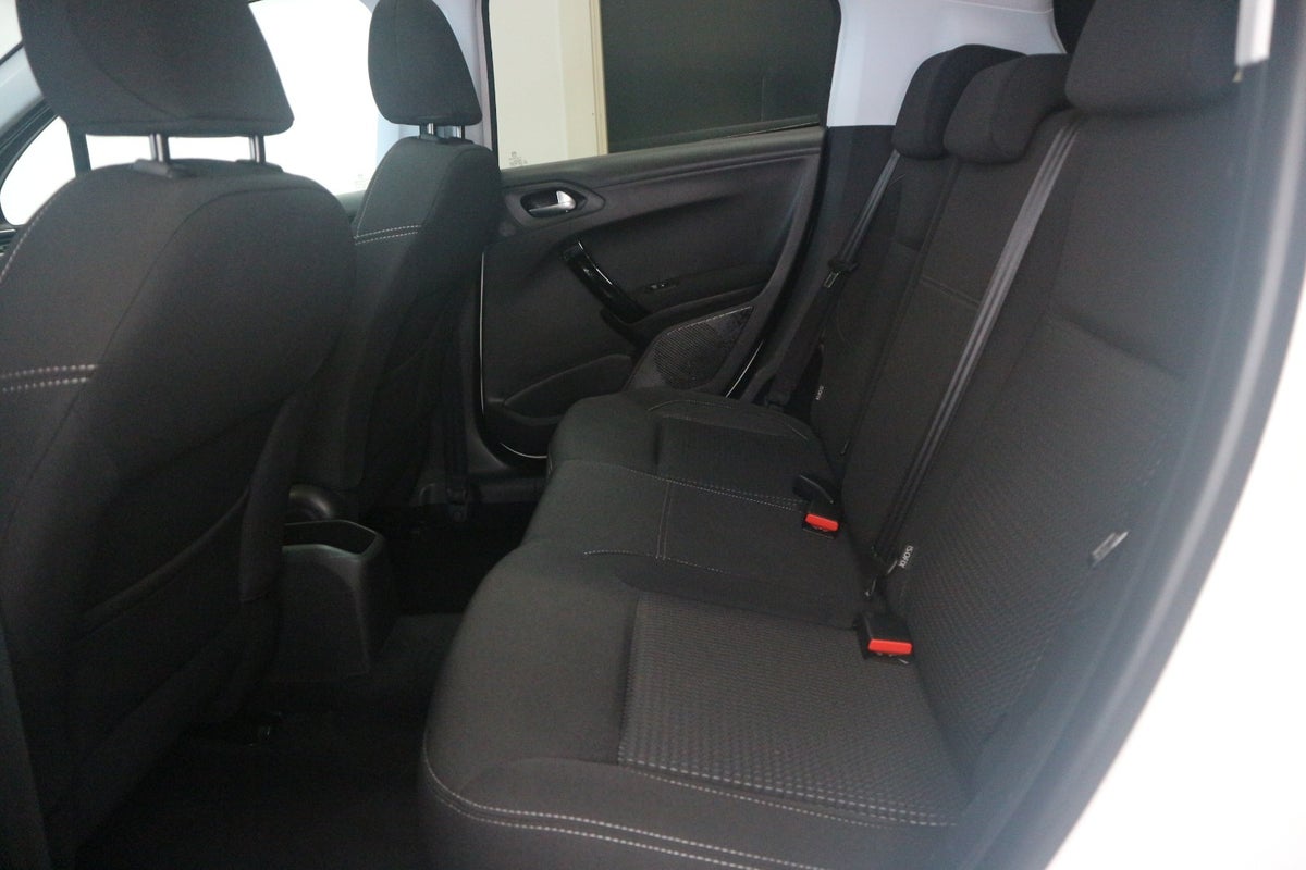 Peugeot 208 PureTech 82 Allure Sky