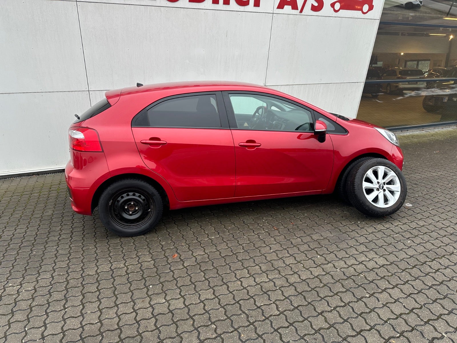 Kia Rio CVVT Attraction