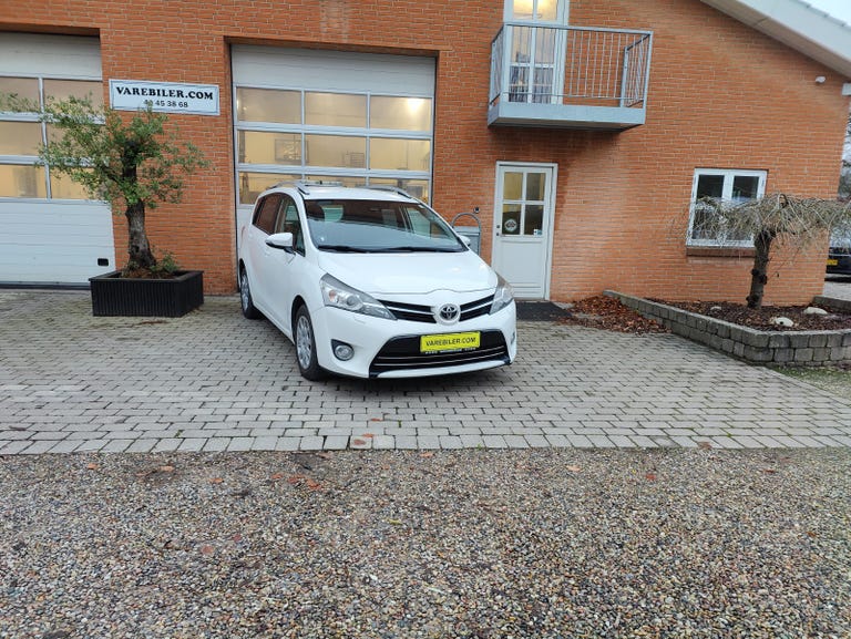 Toyota Sportsvan D-4D T2 Touch