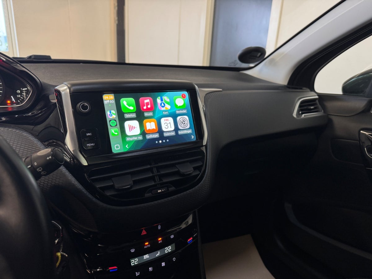 Peugeot 208 PureTech 82 Allure Sky