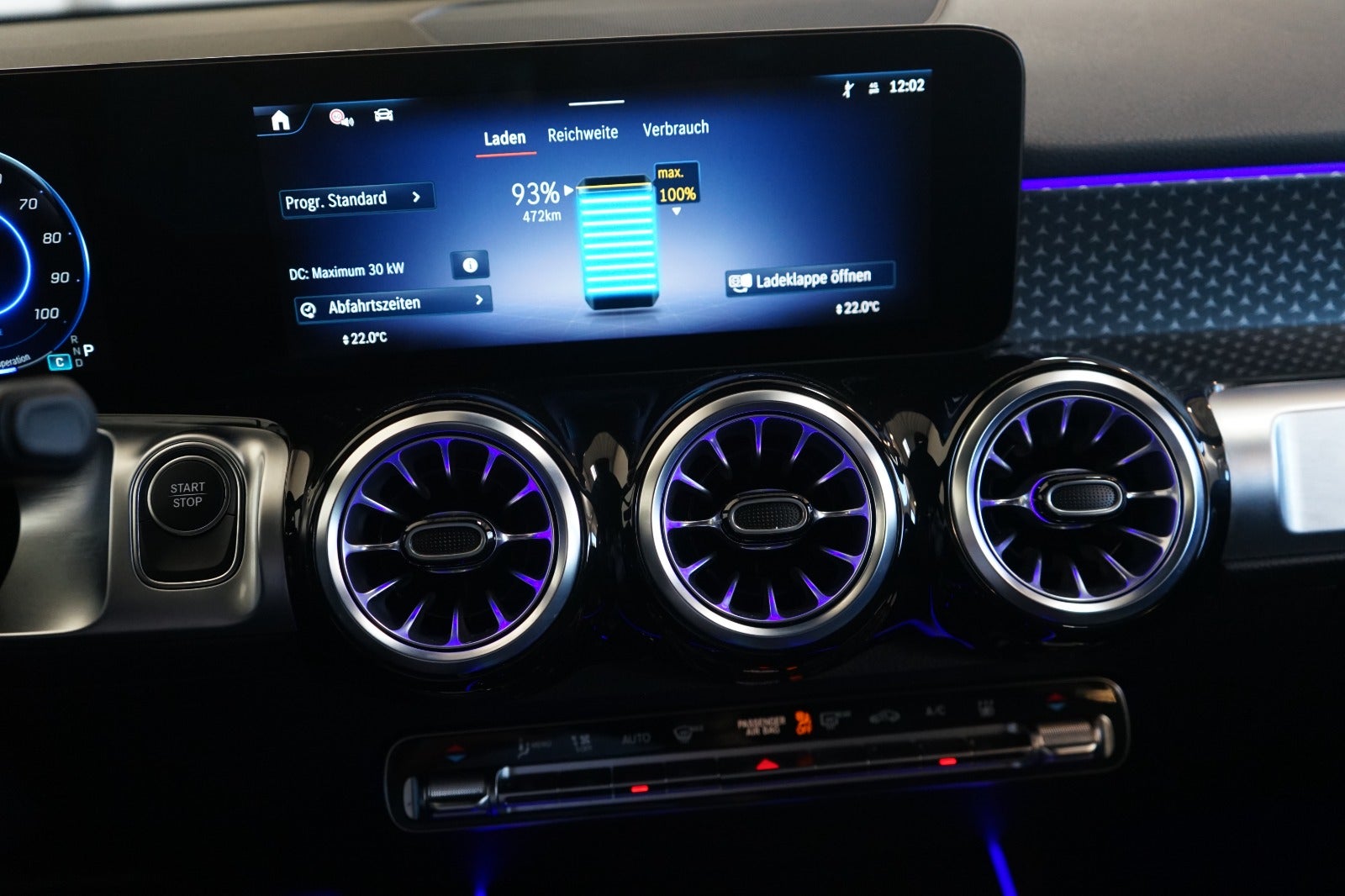 Mercedes EQB250+