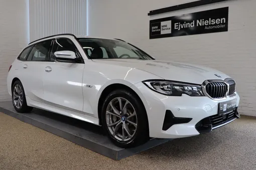 BMW 330e Touring Sport Line aut.