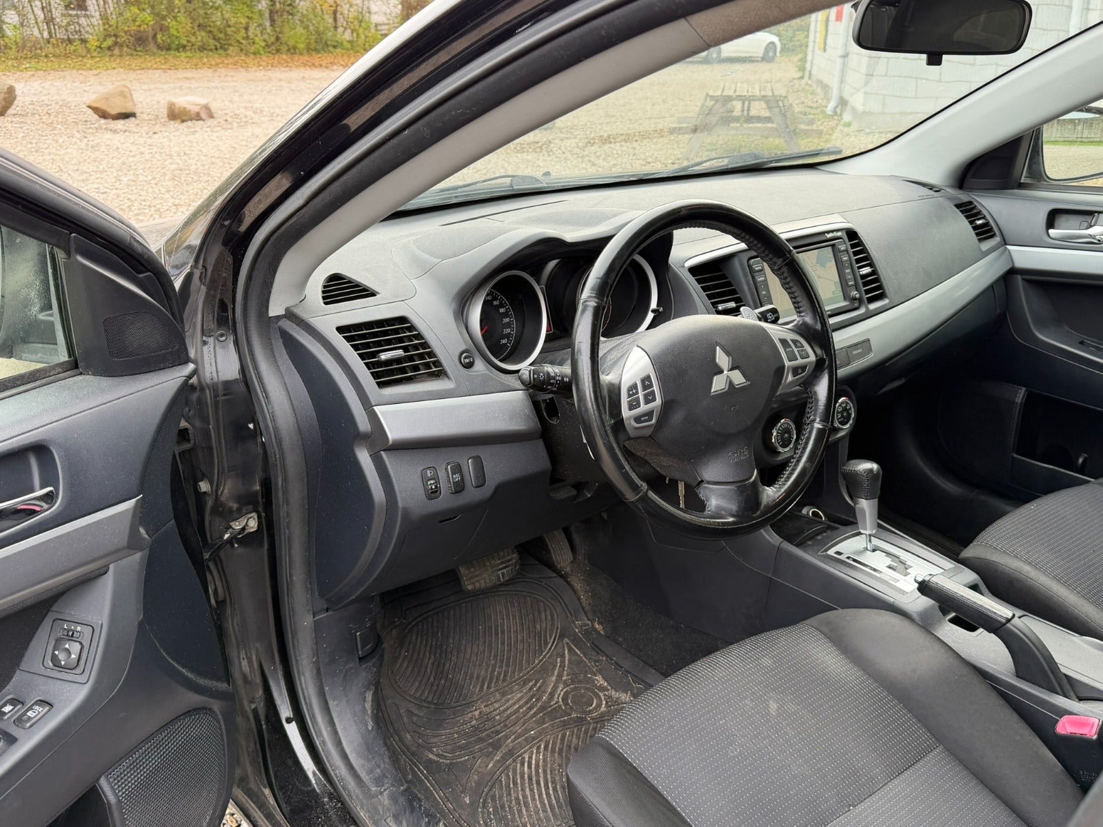 Mitsubishi Lancer Invite SportBack CVT