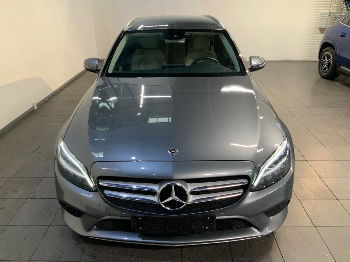 Mercedes-Benz C 220 d (2/8)