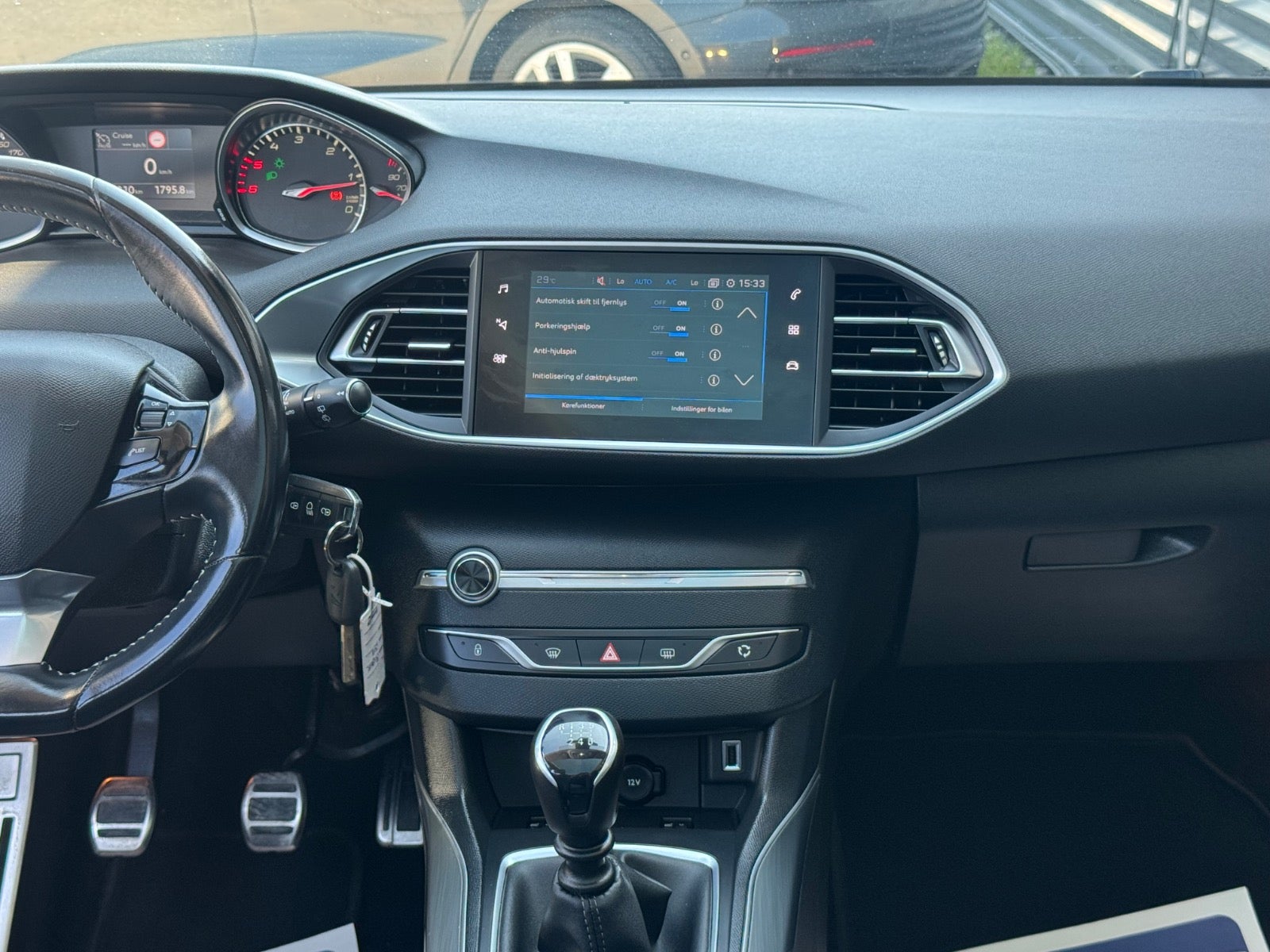 Billede af Peugeot 308 1,5 BlueHDi 130 Allure Sky SW