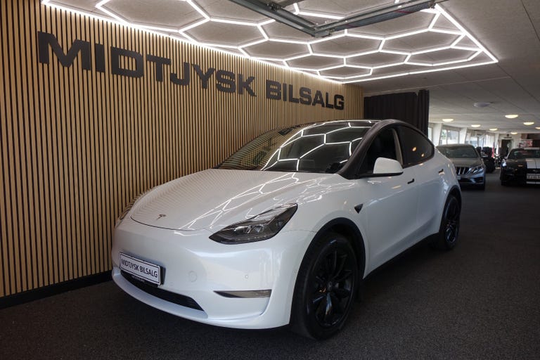 Tesla Model Y Long Range AWD