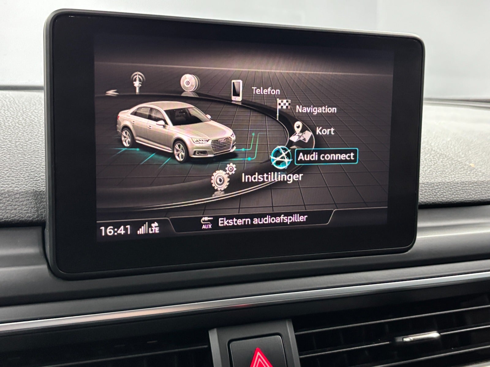 Billede af Audi A4 40 TFSi Prestige S-tr.