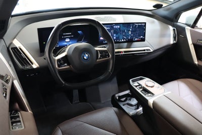 BMW iX xDrive40 Fully Charged