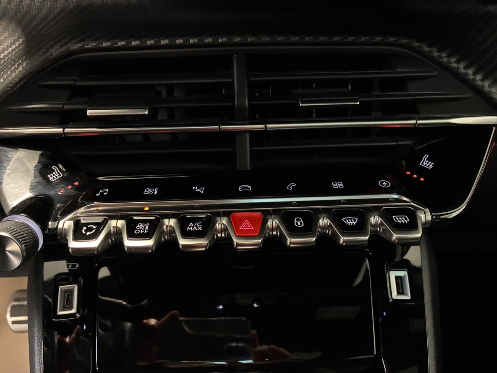 Billede af Peugeot e-2008 50 GT Sky