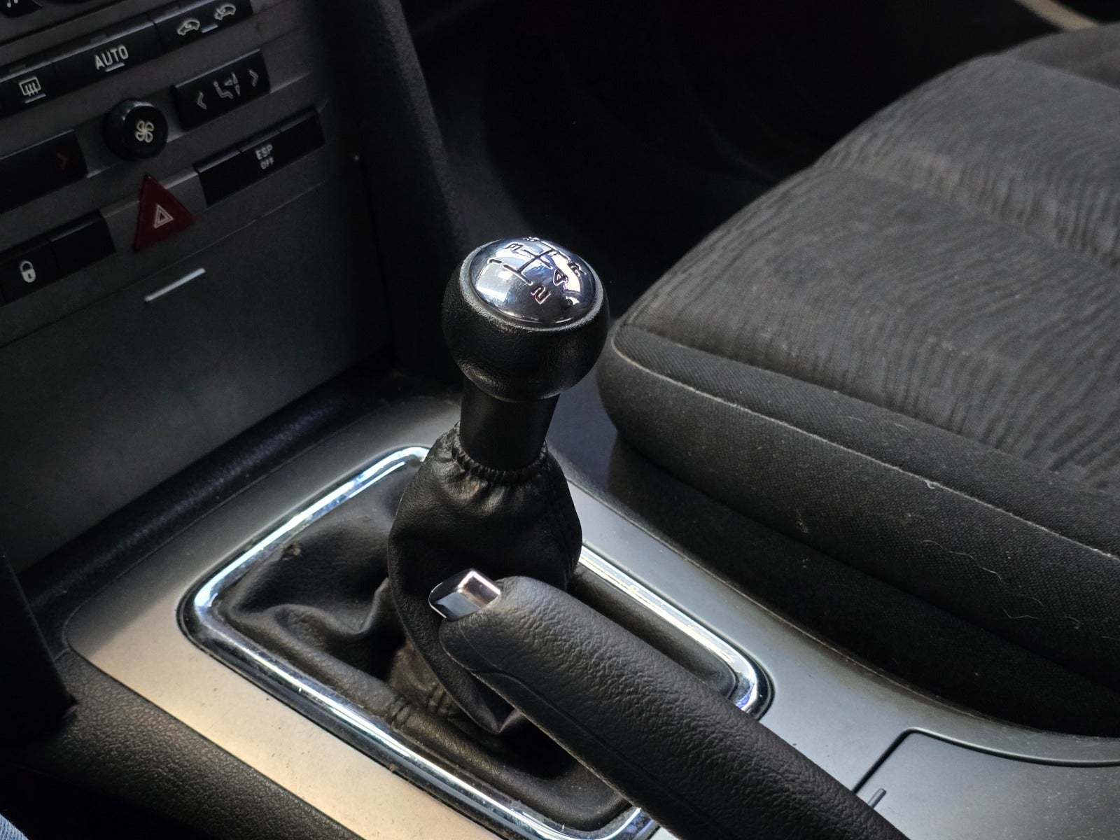 Billede af Peugeot 407 1,8 XR stc.