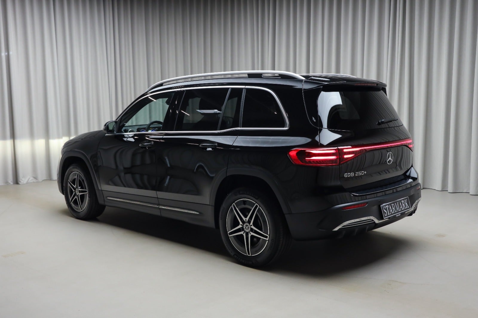 Mercedes-Benz EQB 250+ (3/8)