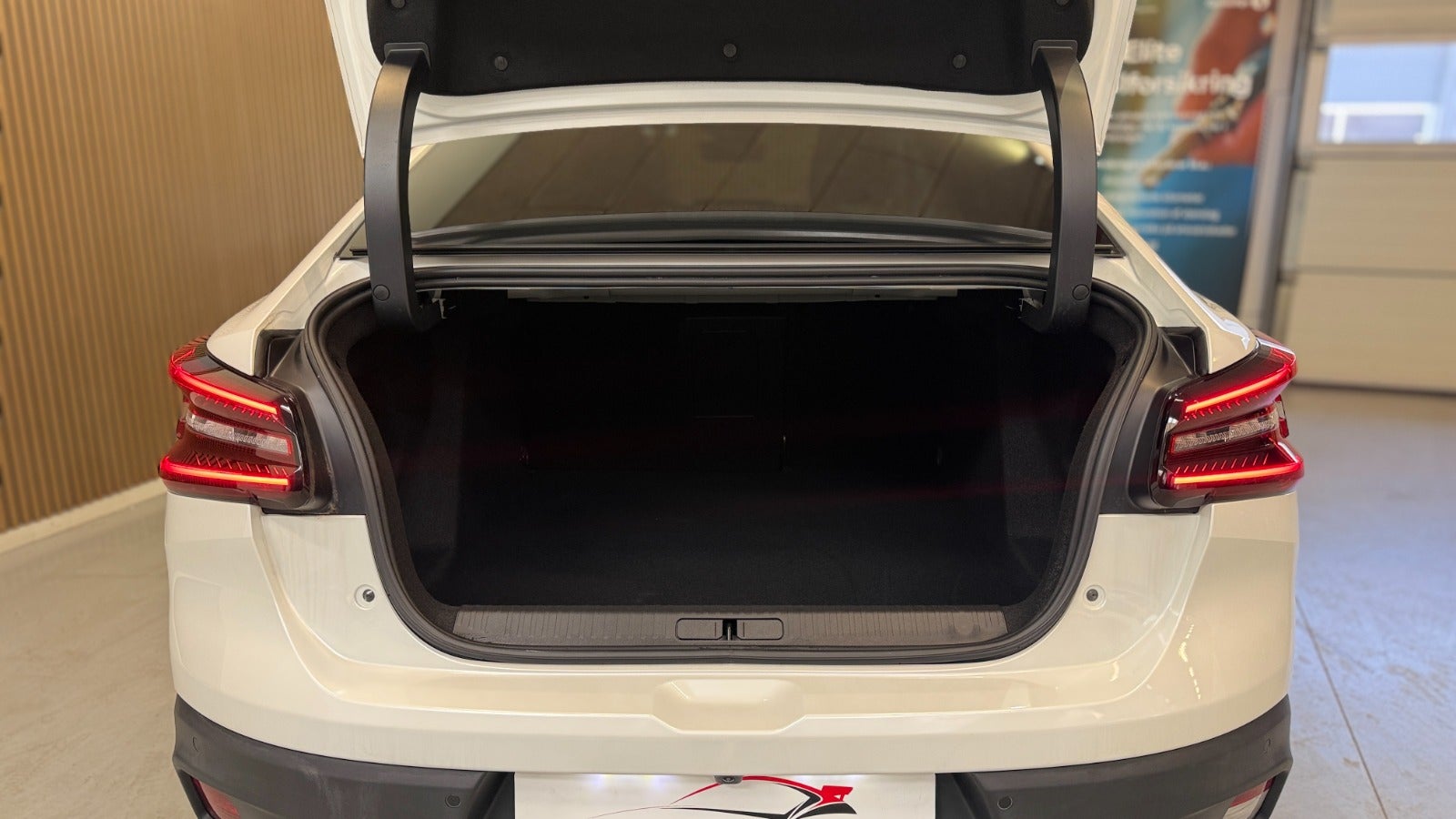 Billede af Citroën ë-C4 X 50 Palais Sky