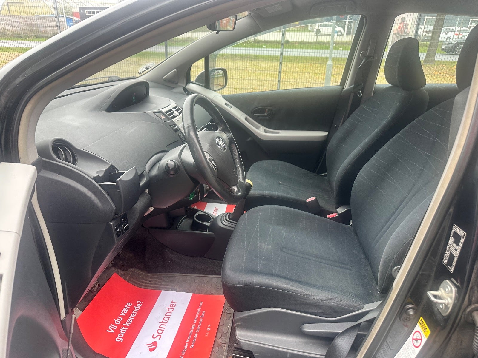 Toyota Yaris VVT-i Terra