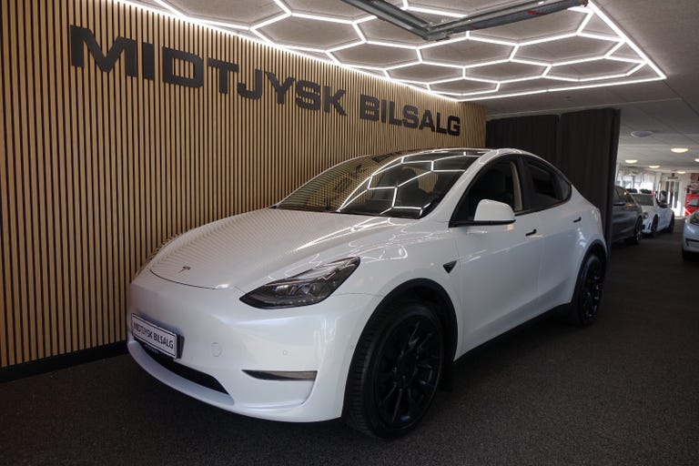 Tesla Model Y Long Range AWD