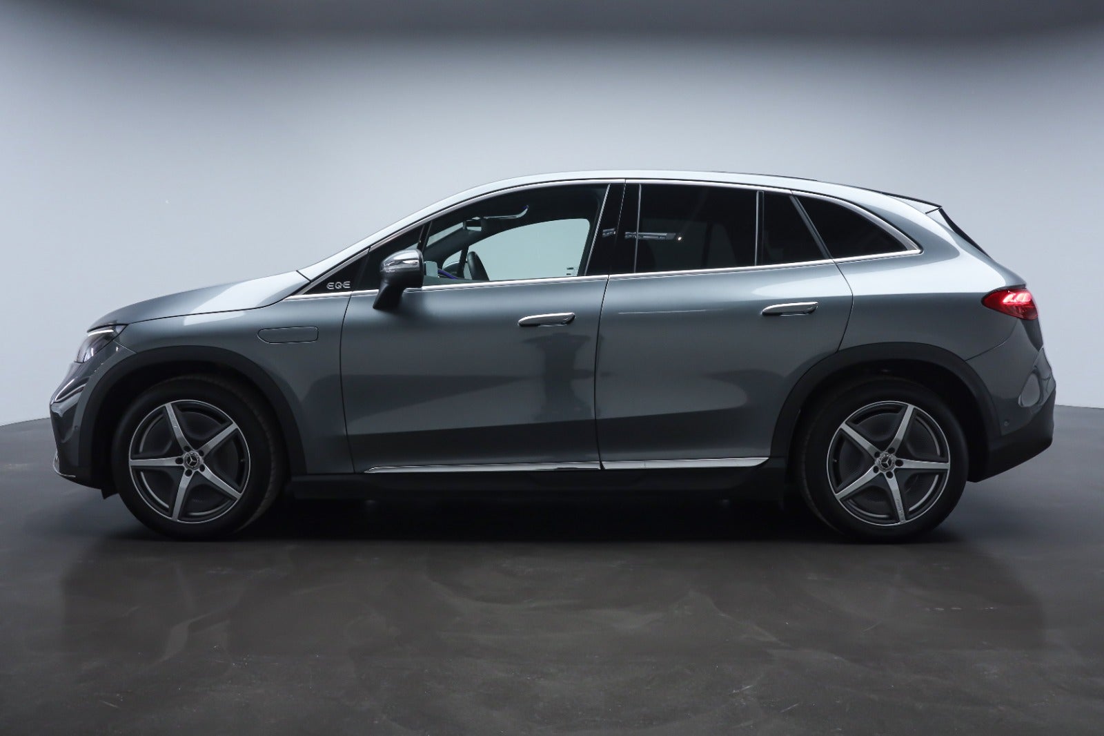 Mercedes-Benz EQE 350 SUV (6/8)