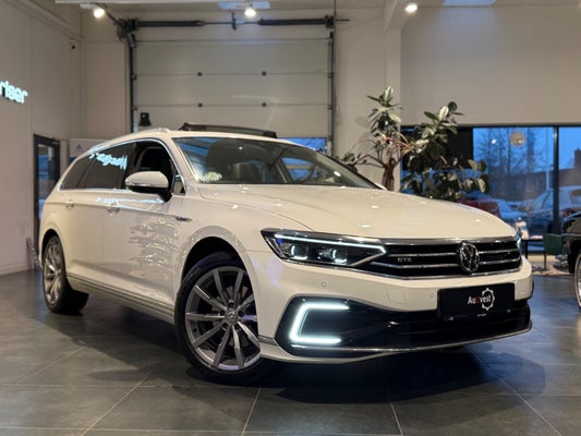 Volkswagen Passat GTE Highline+ Variant DSG Benzin / El drivmiddel 112000 Km. 2020 Model
