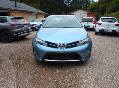 Toyota Auris 1,4 D-4D T2 M/M 5d