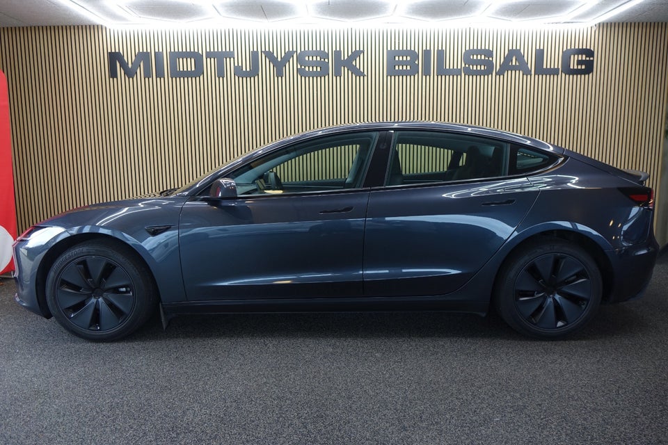 Tesla Model 3, Billede 2