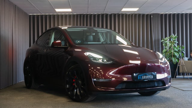 Tesla Model Y  Performance AWD