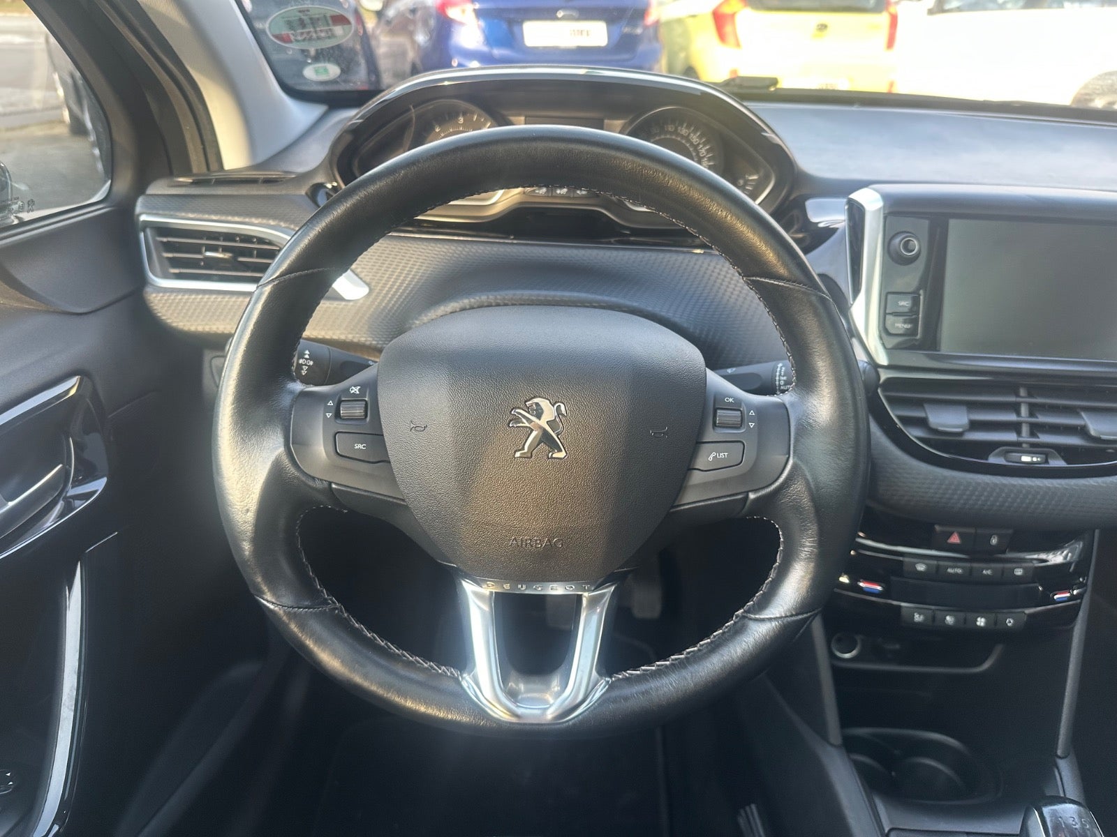 Billede af Peugeot 208 1,6 BlueHDi 100 Allure Sky