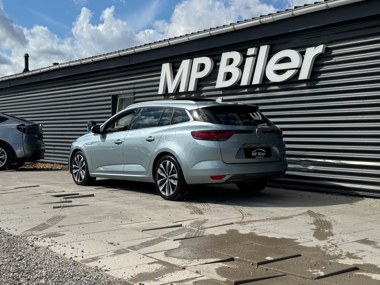 Billede af Renault Megane IV 1,6 E-Tech Intens Sport Tourer