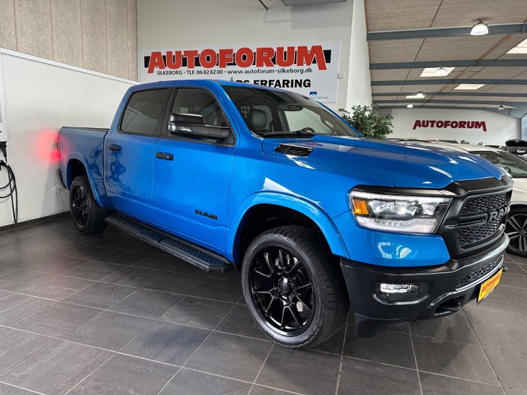 Dodge RAM 1500 V8 Hemi Big Horn Night aut.