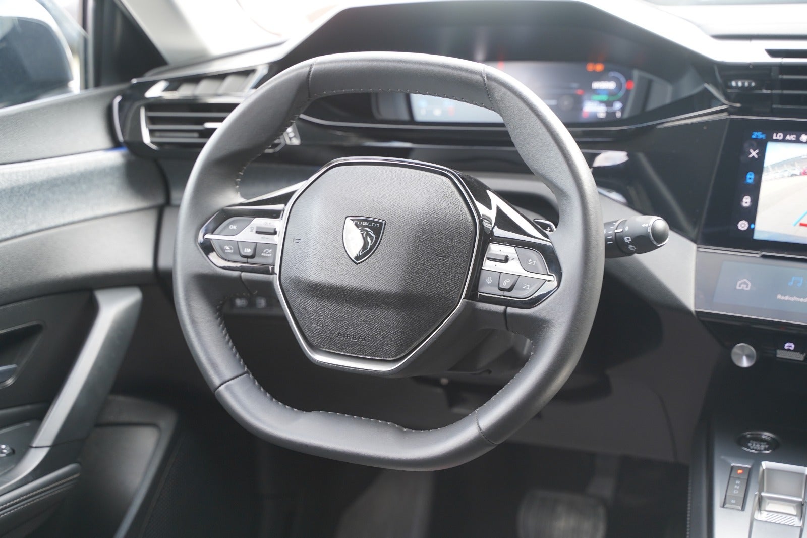 Billede af Peugeot 308 1,6 Hybrid First Selection+ SW EAT8