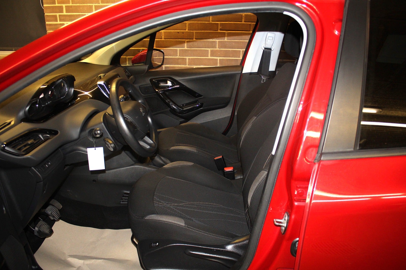 Peugeot 208 e-HDi 92 Active