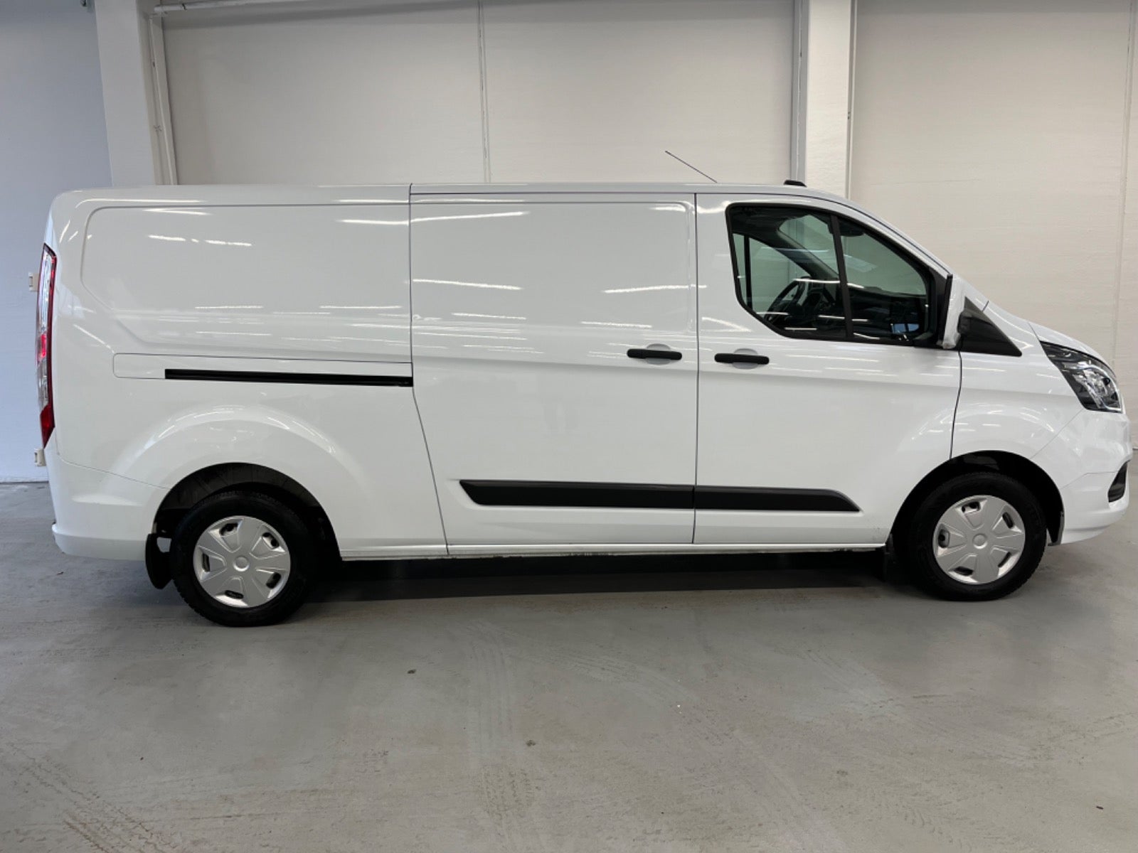 Billede af Ford Transit Custom 300L 2,0 TDCi 130 Trend