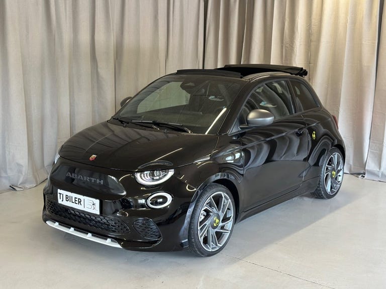 Abarth 500e Scorpionissima Cabrio