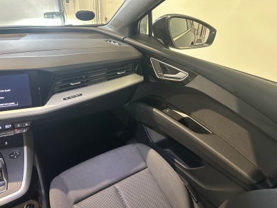 Audi Q4 e-tron Attitude