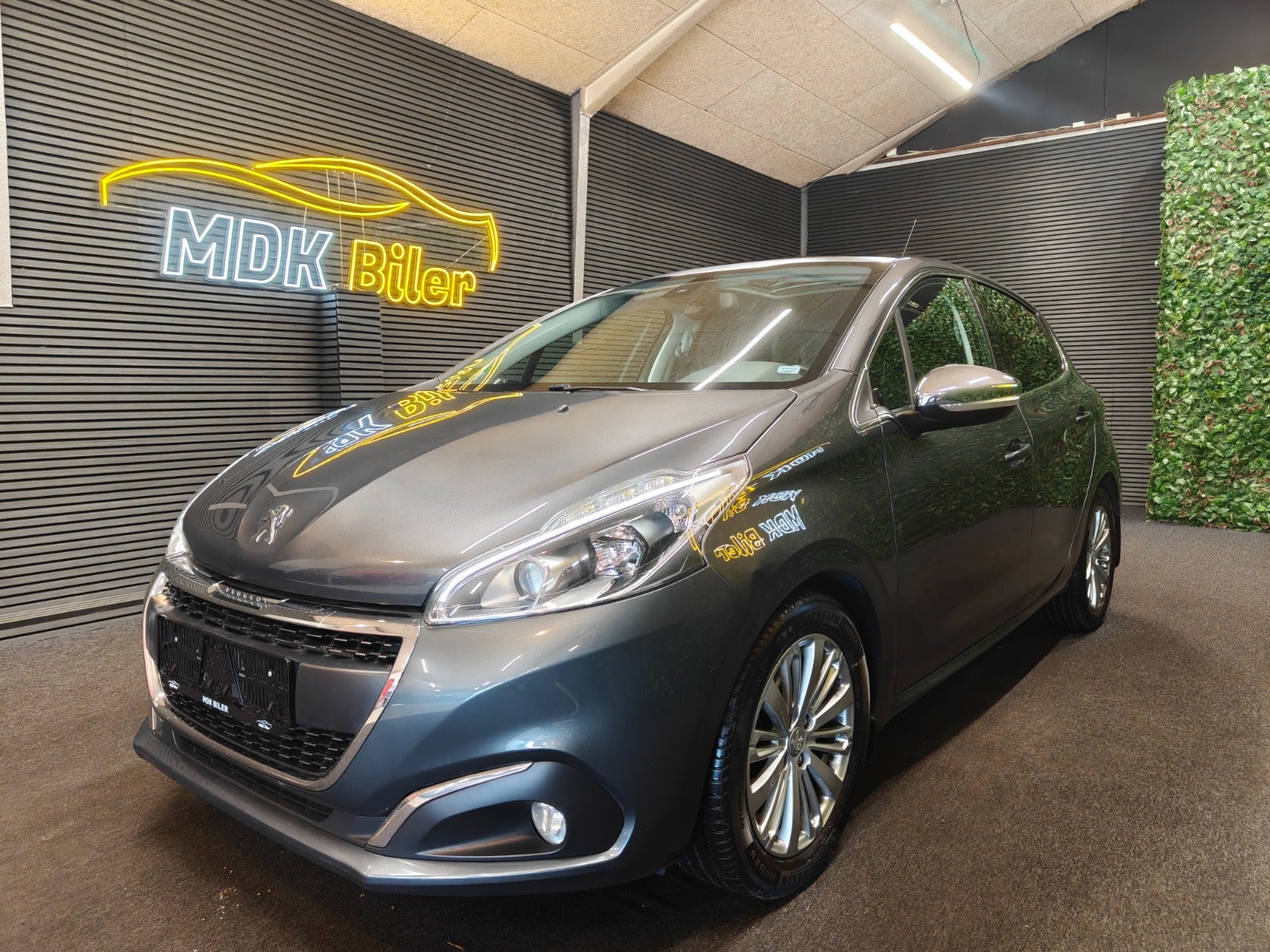 Billede af Peugeot 208 1,6 BlueHDi 100 Allure Sky