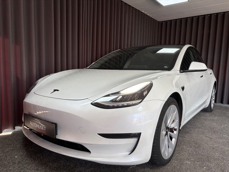Tesla Model 3 Long Range AWD