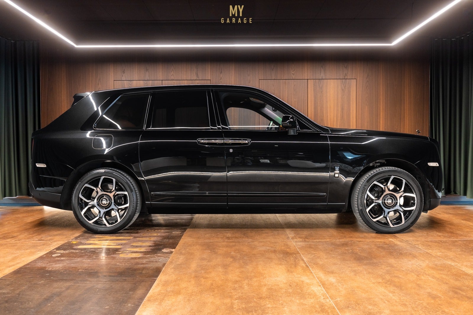 Rolls-Royce Cullinan - Black Badge aut.